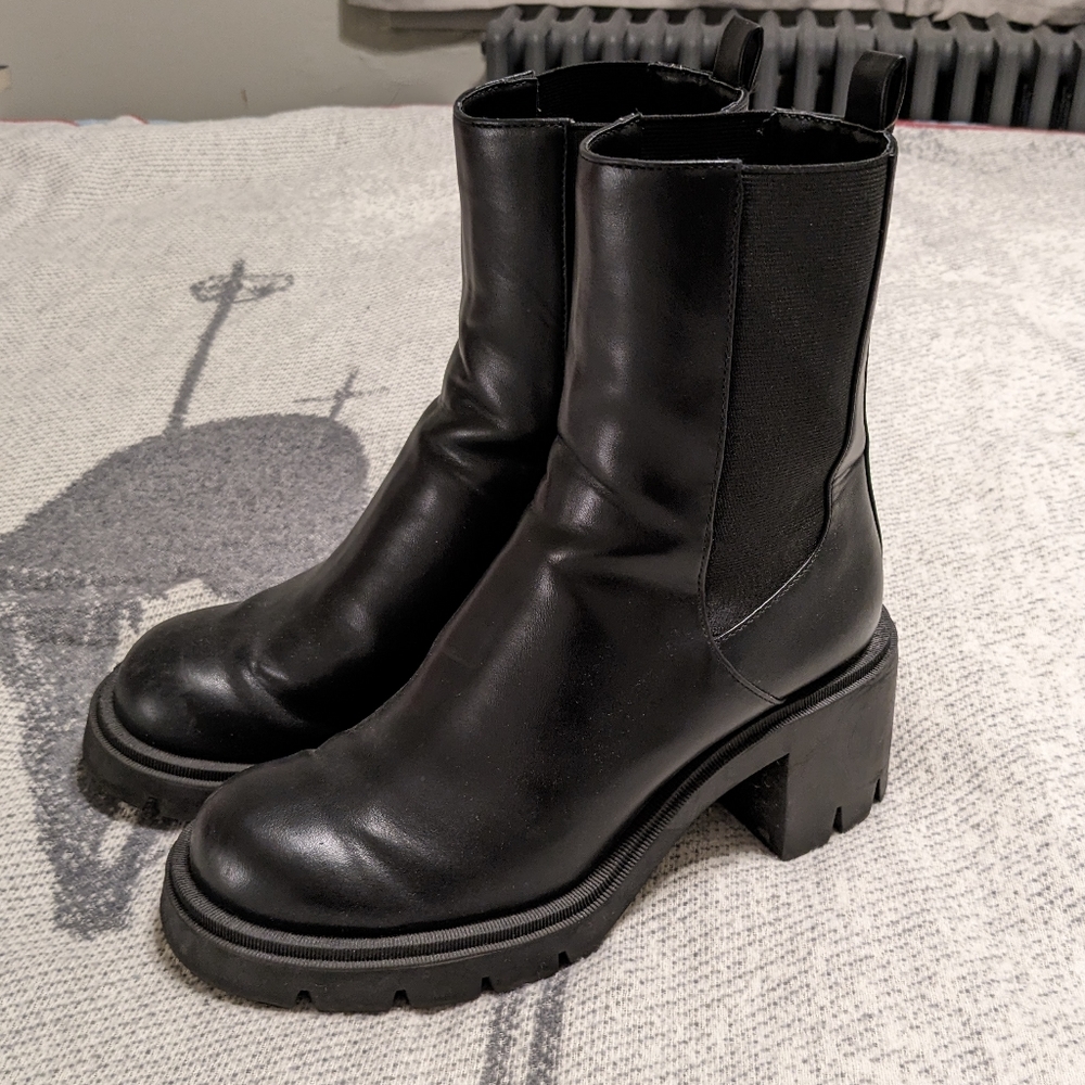 Zara Lug Sole Black Chunky Slip On 2" Heeled Chelsea Boots 39 8.5
